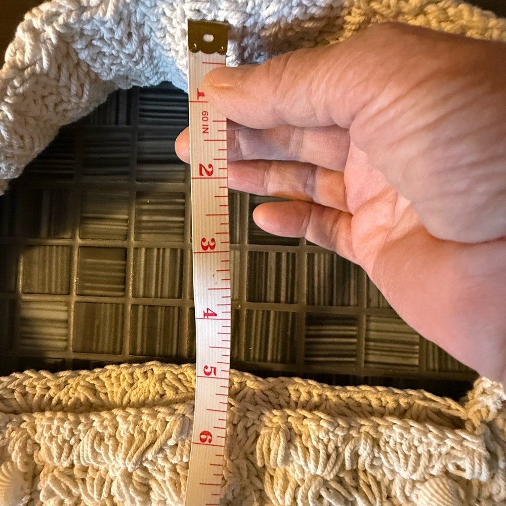 FROM INDIA TO YOU Handcrafted Macrame Bag With Shales. - Picture 8 of 8